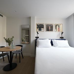 Studio medio con letto king size
